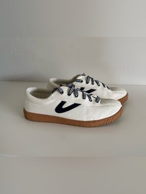 Tretorn Nylite Classic Canvas Sneaker with Navy Striped Laces Women’s 8